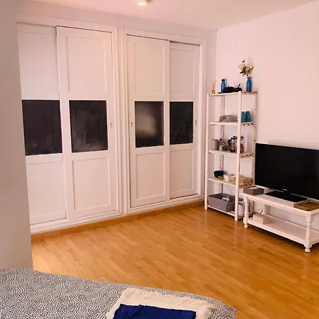 Charming First Line Estudio In *
